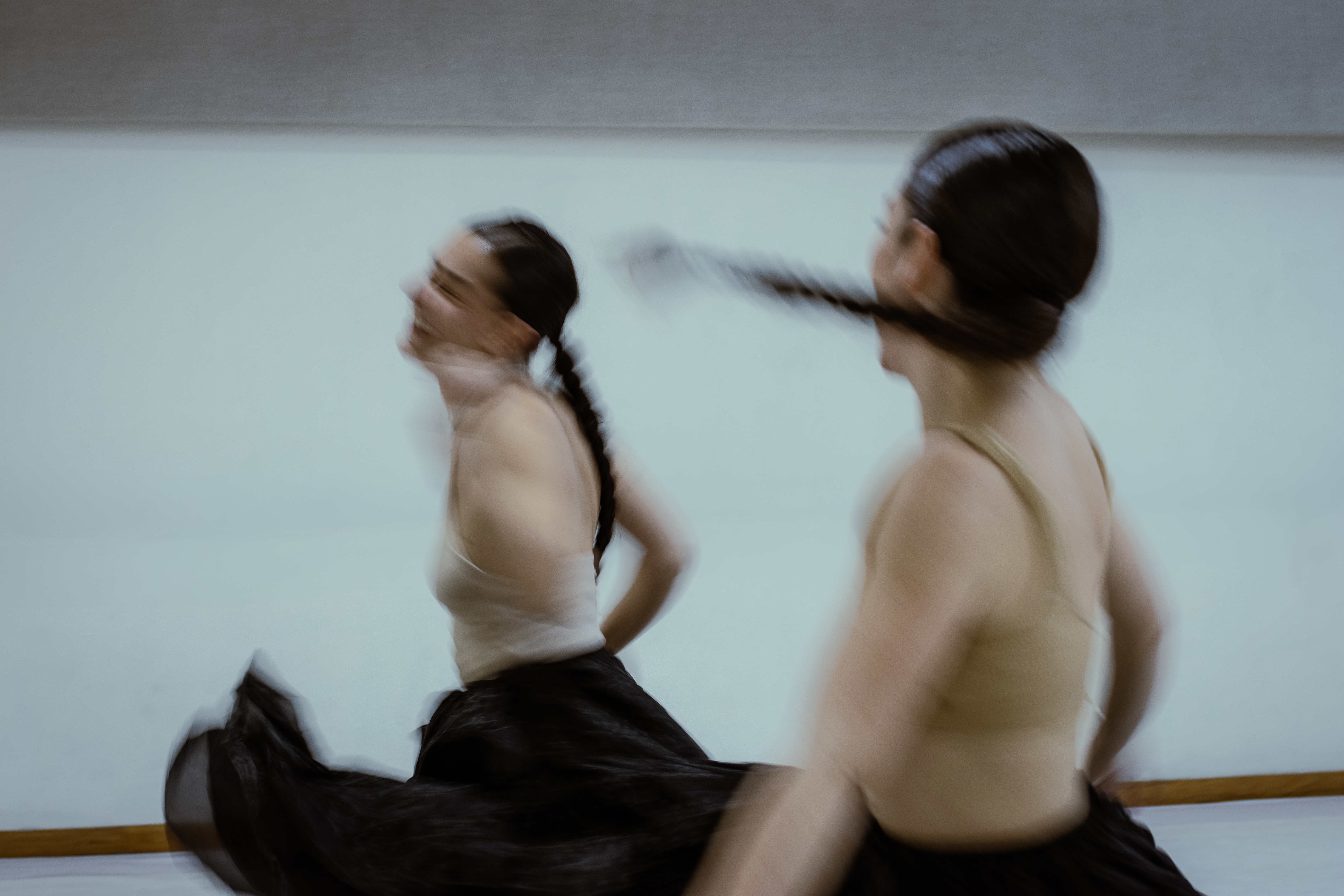 La ternura del caballo negro